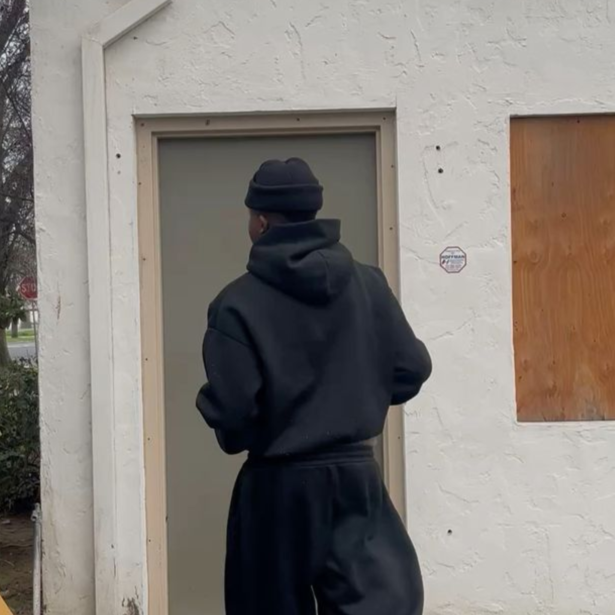 COZY HOODIE - BLACK