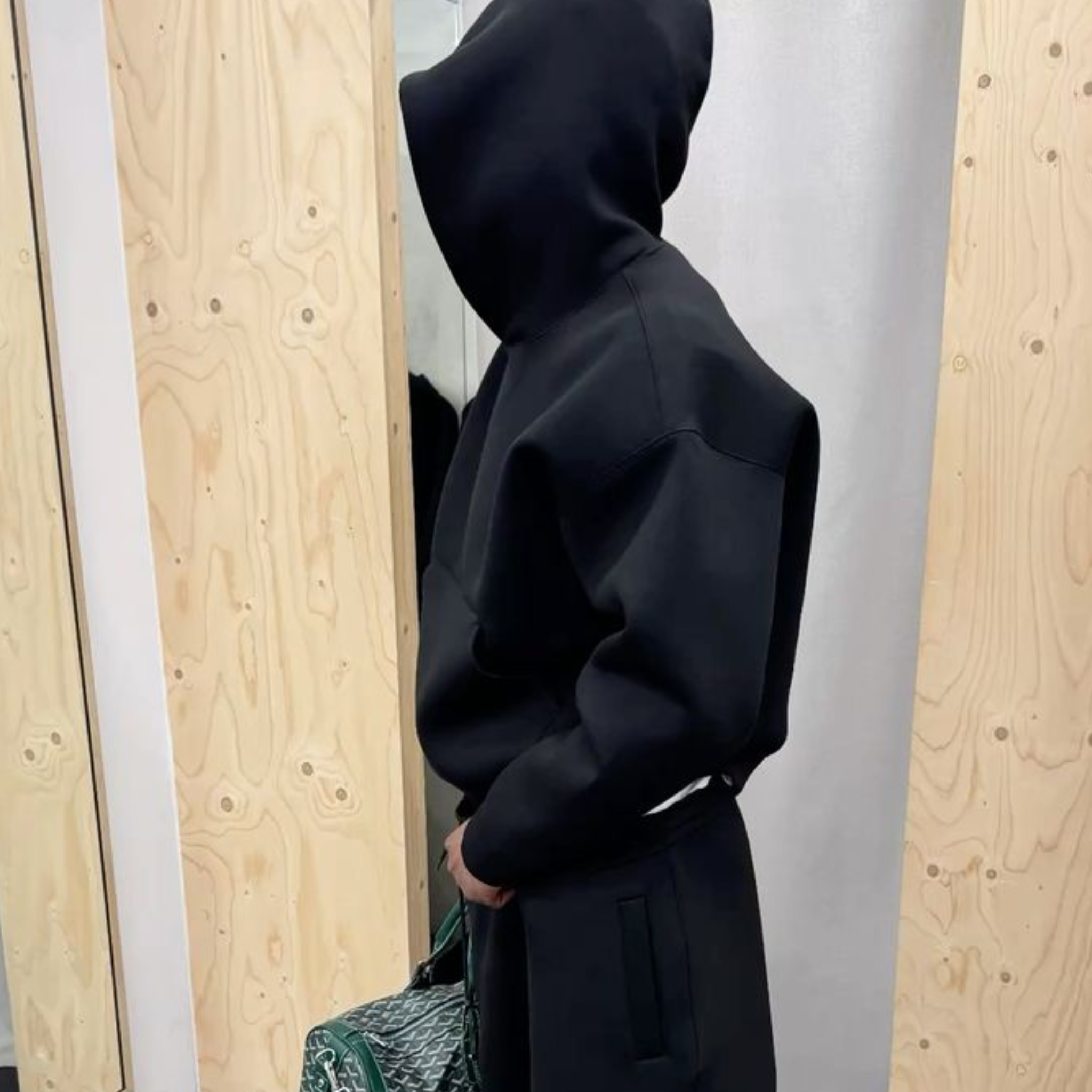 COZY HOODIE - BLACK
