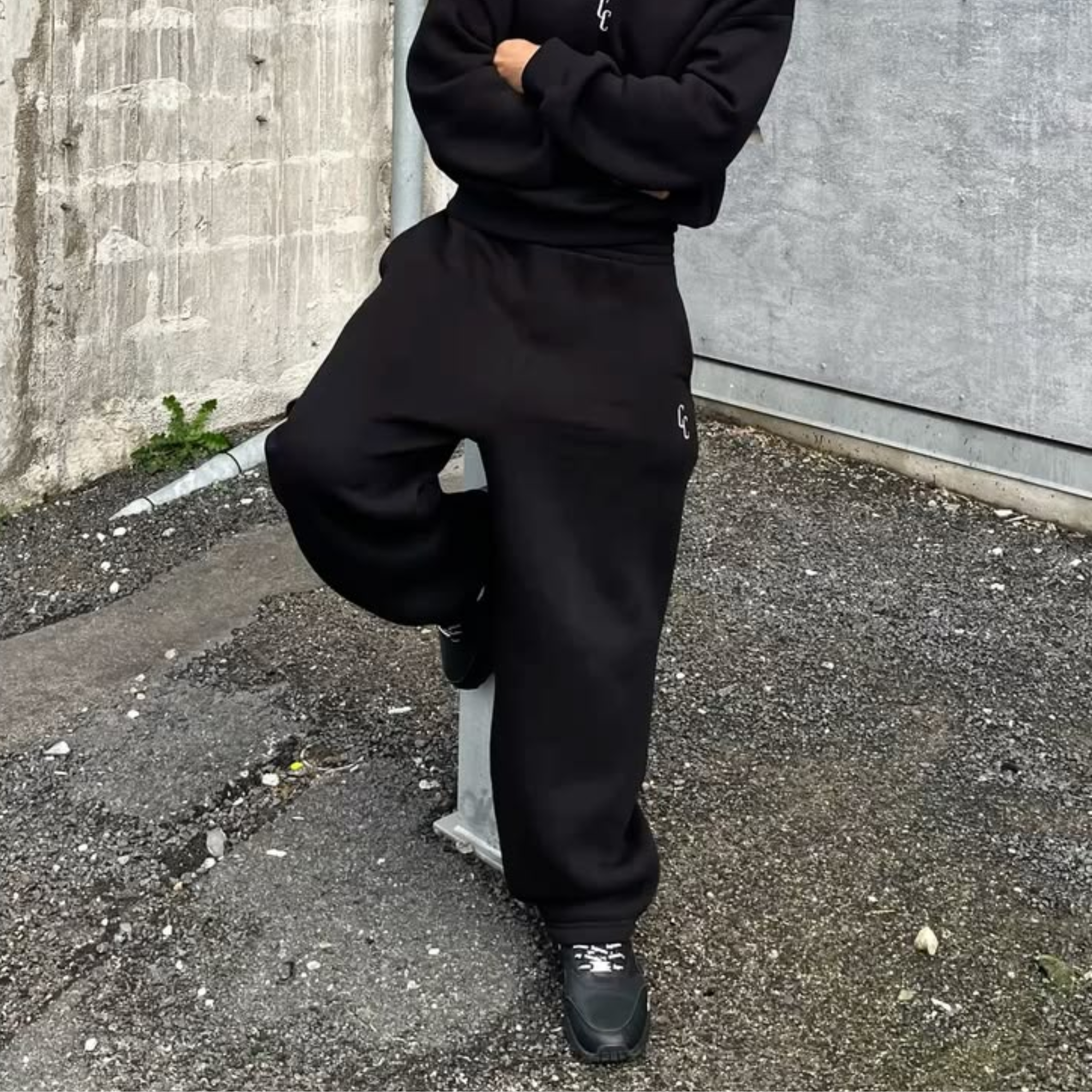 COZY SWEATPANTS - BLACK
