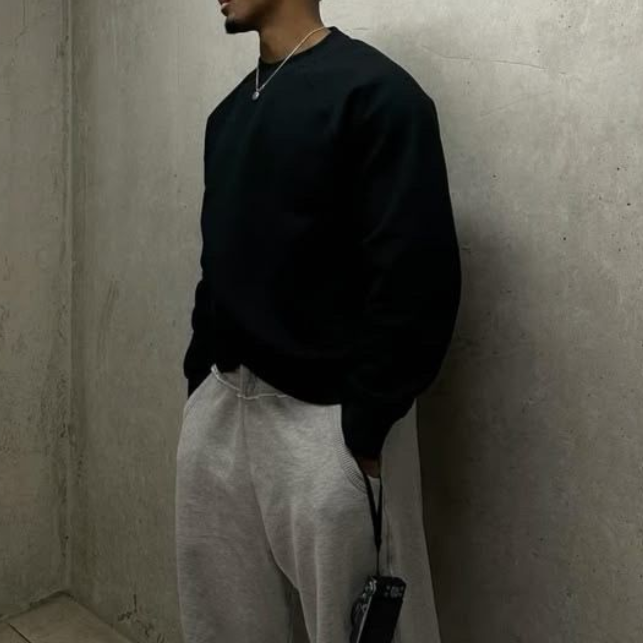 COZY SWEATER - BLACK
